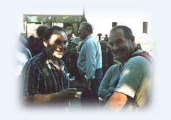 Serge Henry et Philippe Eber. L'un a fait 400 km et l'autre 1.000, pour leur passion de la doc IH!