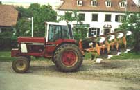 IH 886
