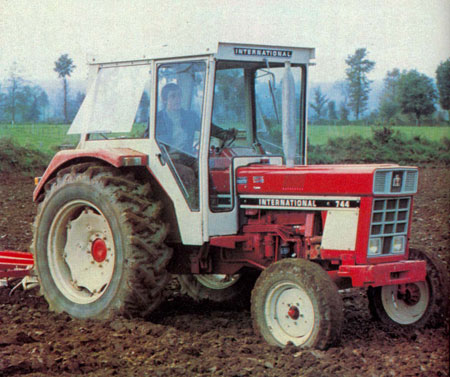 744 2RM 1976