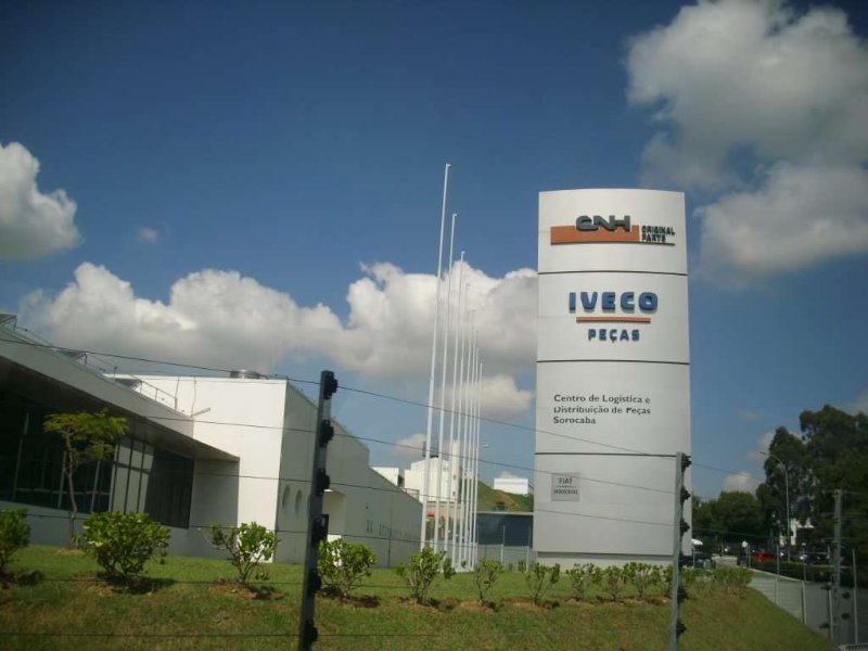 Usine Case MB au Brésil.jpg